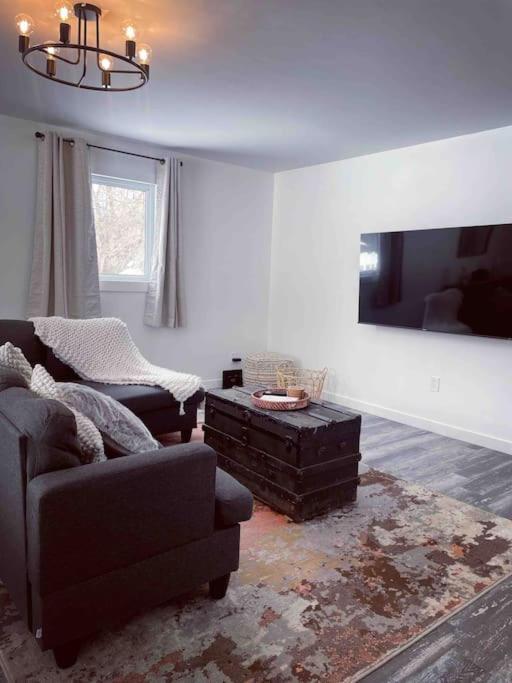 Barrys Bay Private Cottage With Huge Private Dog Park! מראה חיצוני תמונה